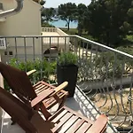 Apartmán Relaxing Whole Floor By The Sea Žaborić