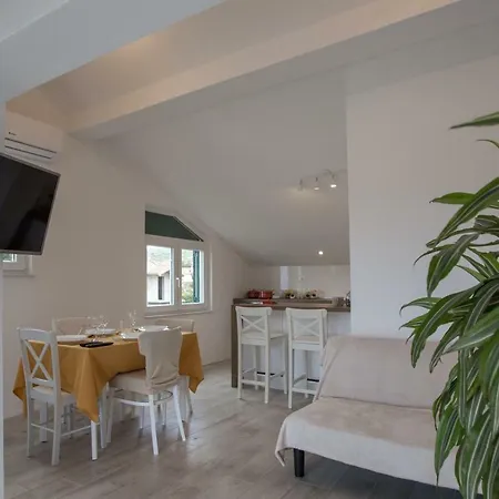 Relaxing Whole Floor By The Sea Zaboric