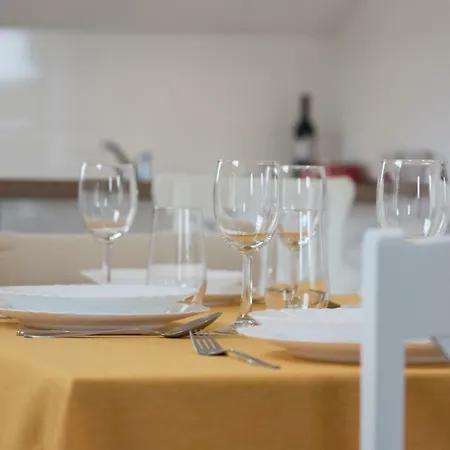 Relaxing Whole Floor By The Sea * Zaboric