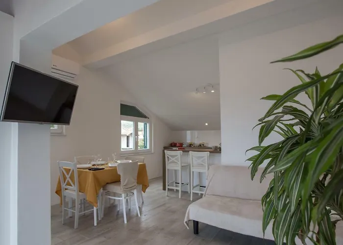 Relaxing Whole Floor By The Sea Zaboric