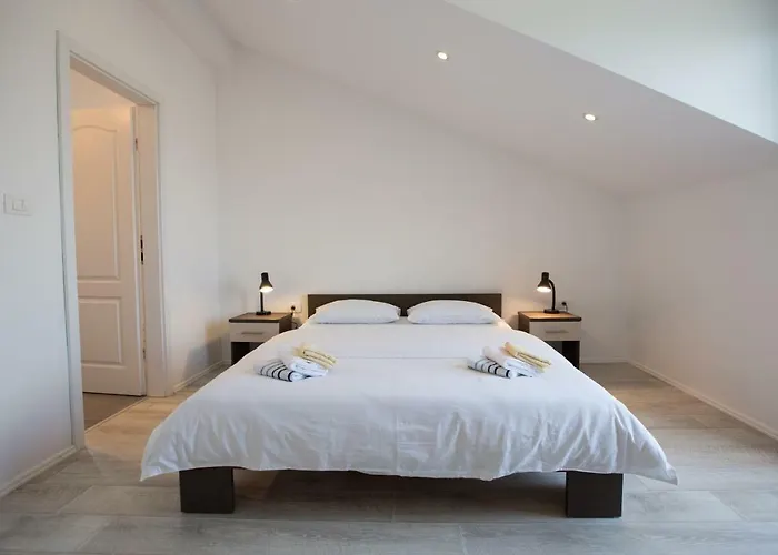 דירה Relaxing Whole Floor By The Sea ז'אבוריץ'