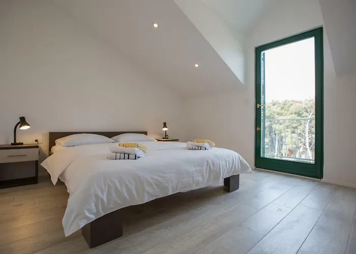 Relaxing Whole Floor By The Sea